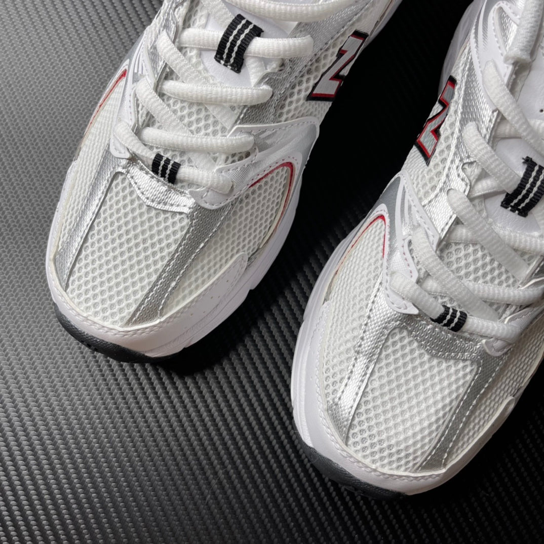530 White and Red
