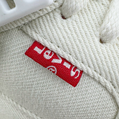 AJ4 Levis