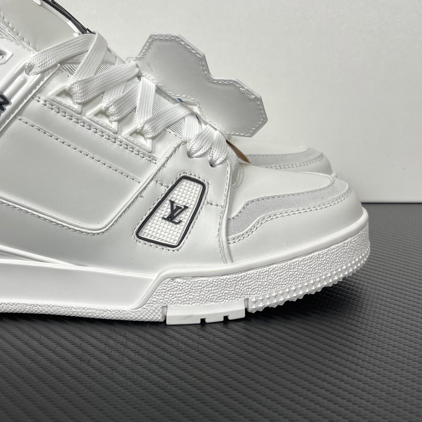 Trainer White