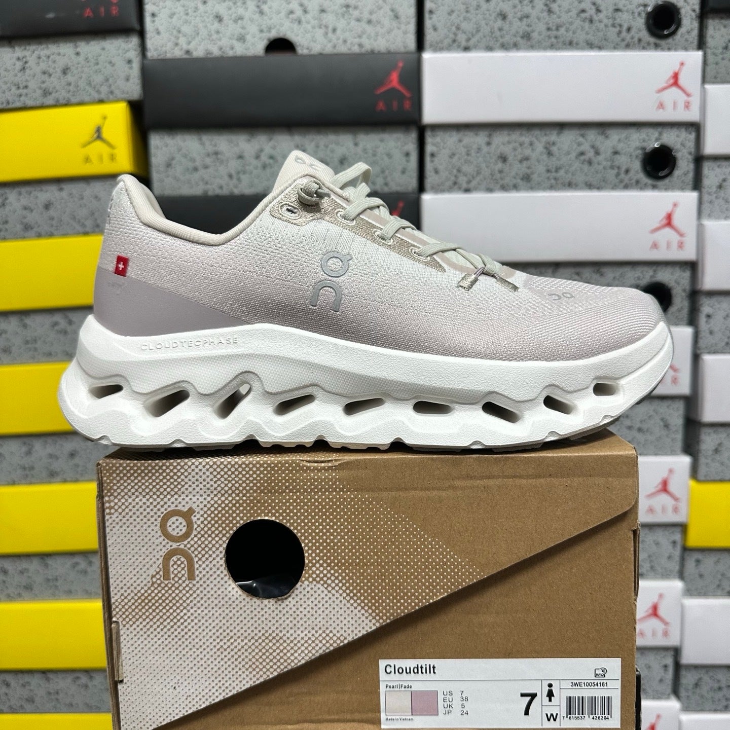 On Running Cloudtilt Remix Pearl