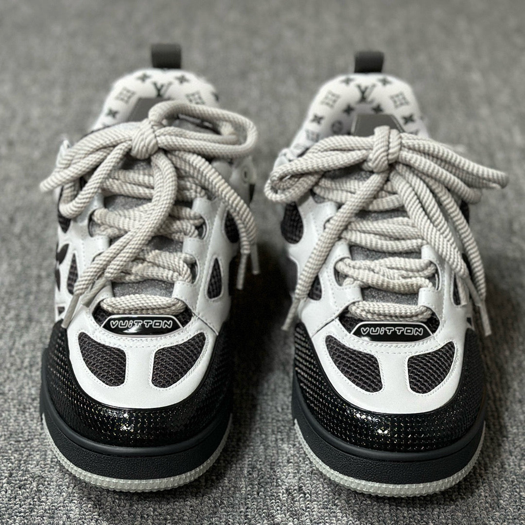 Skate Black and White
