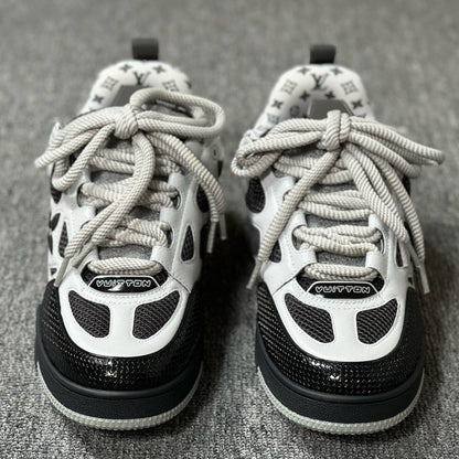 Skate Black and White