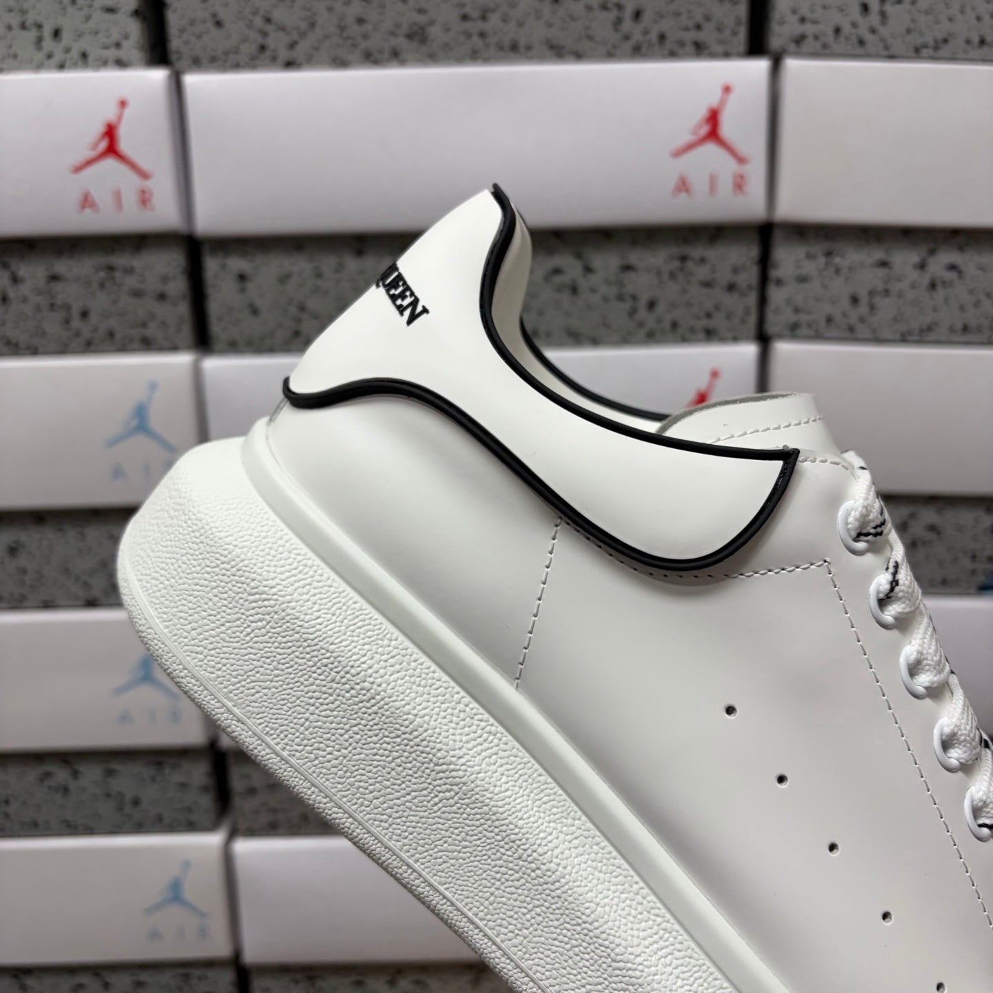 Alexander McQueen Shadow White Black