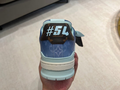 Trainer Blue