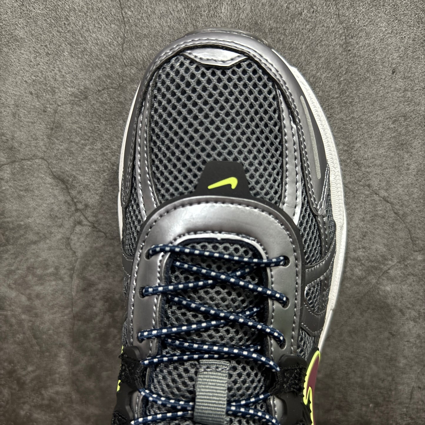 V2K Run Obsidian Burgundy