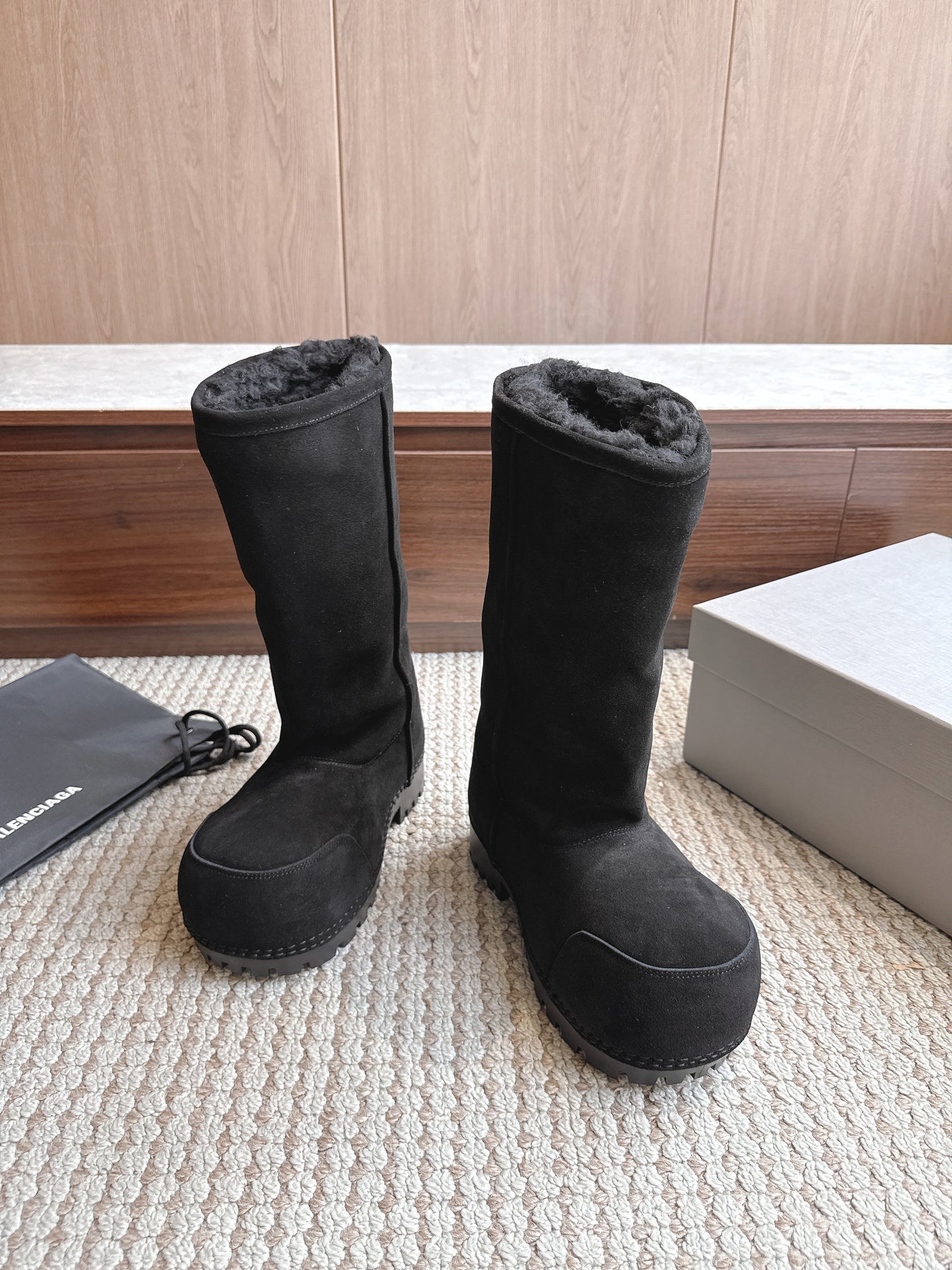 BLG Alaska fur suede boots Black