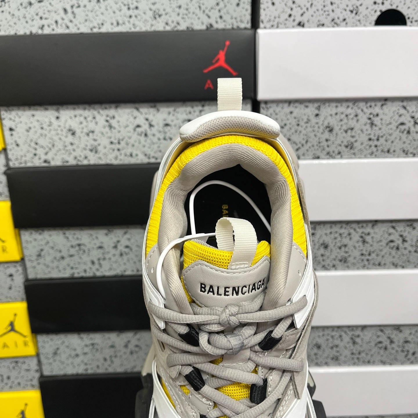 BLG Track Yellow White Beige
