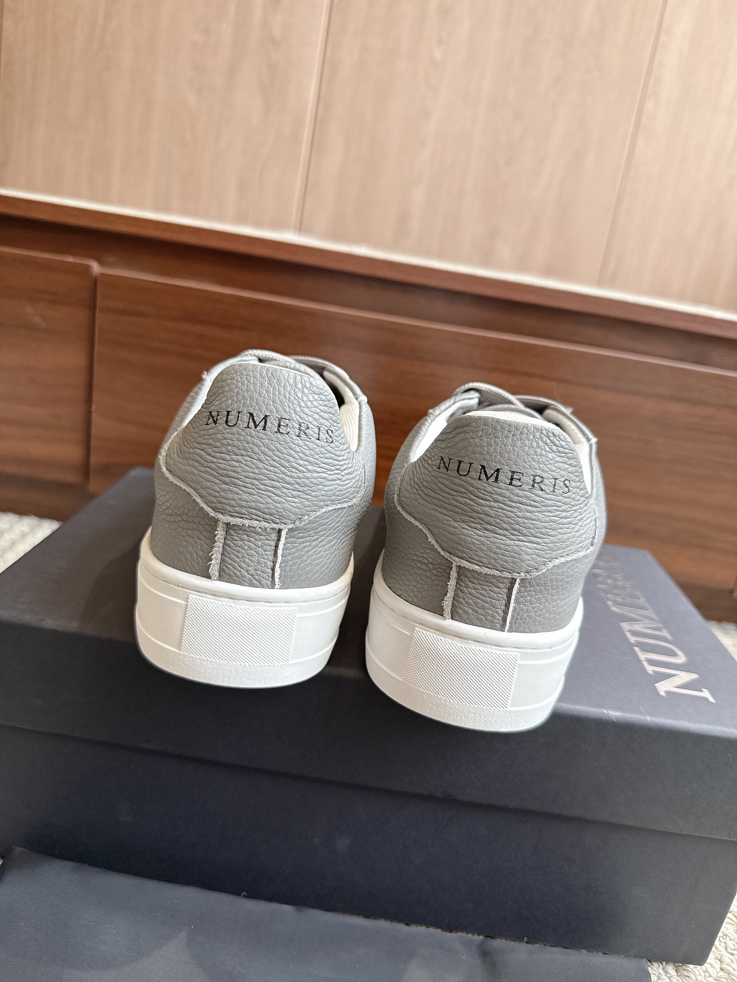 Numer Atelier - Acrylic Grey