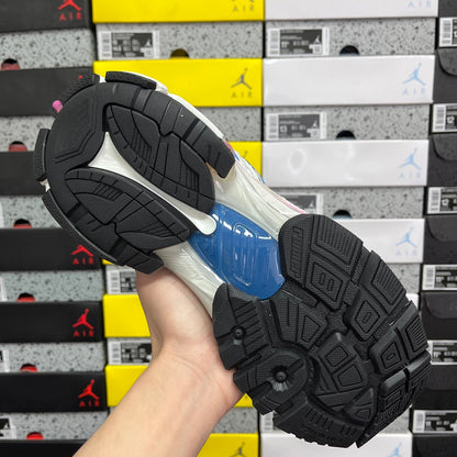 BLG Runner 7.0 White/Blue/Pink/Red