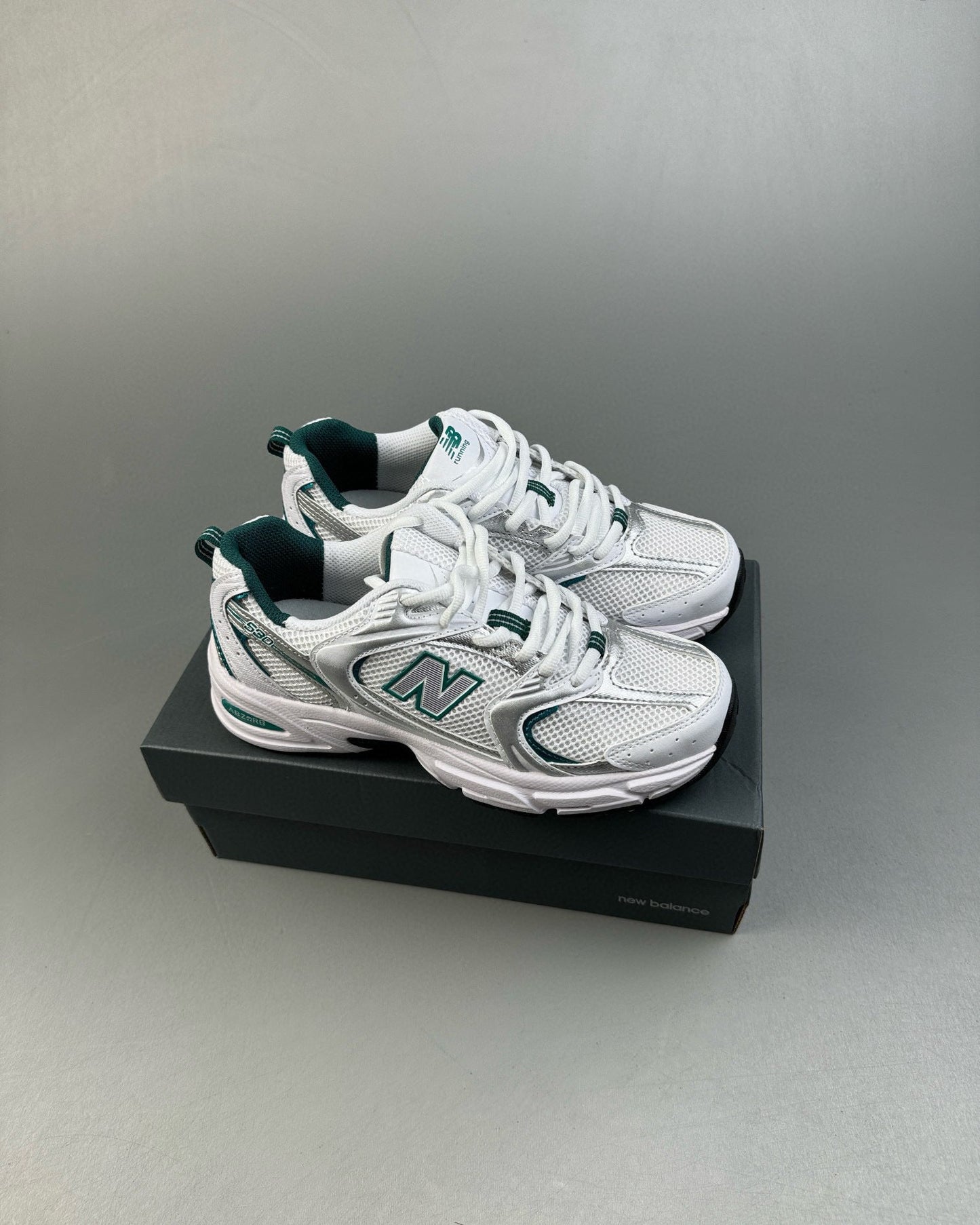 530 White and Green