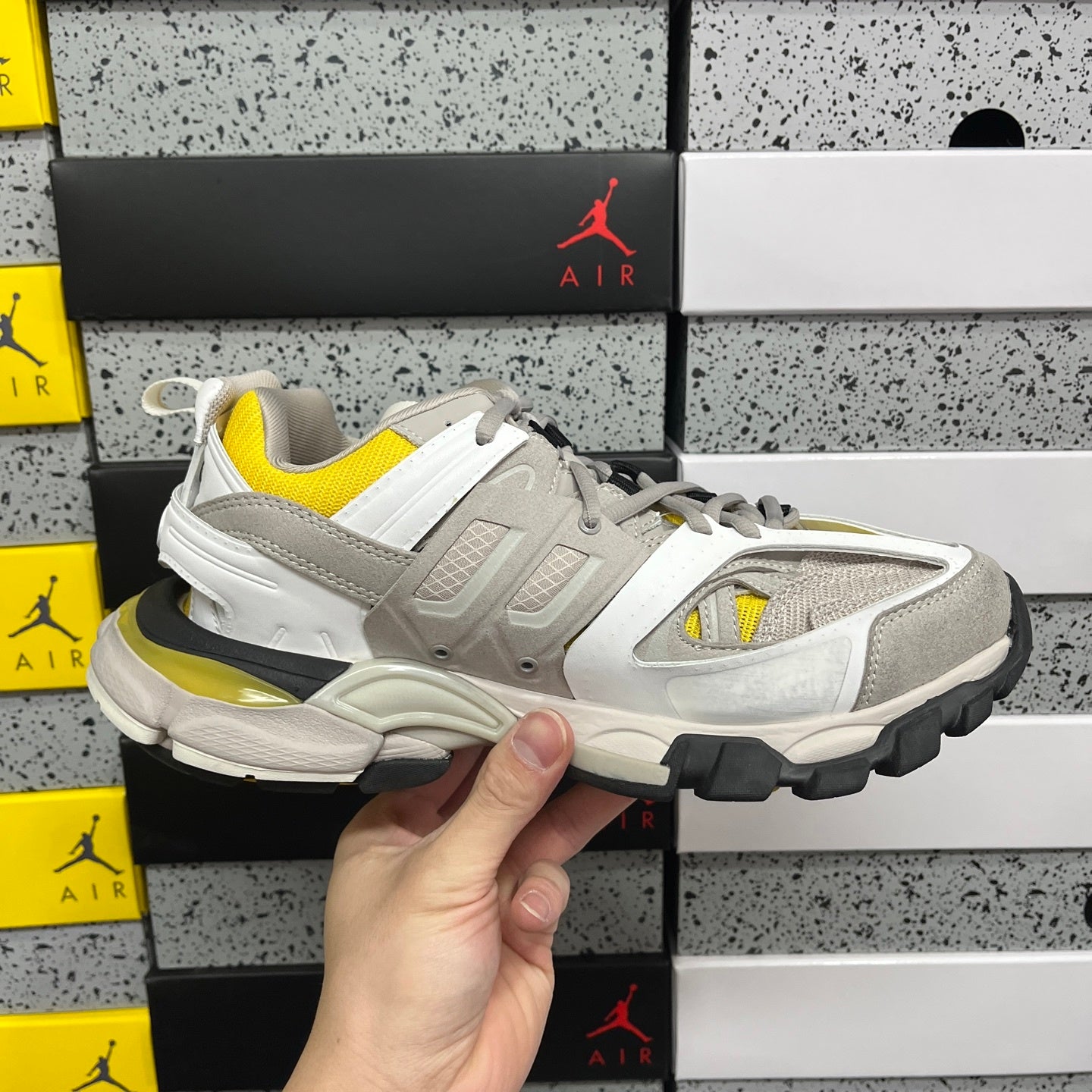 BLG Track Yellow White Beige