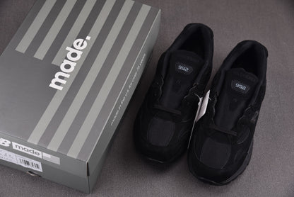 992 Triple Black
