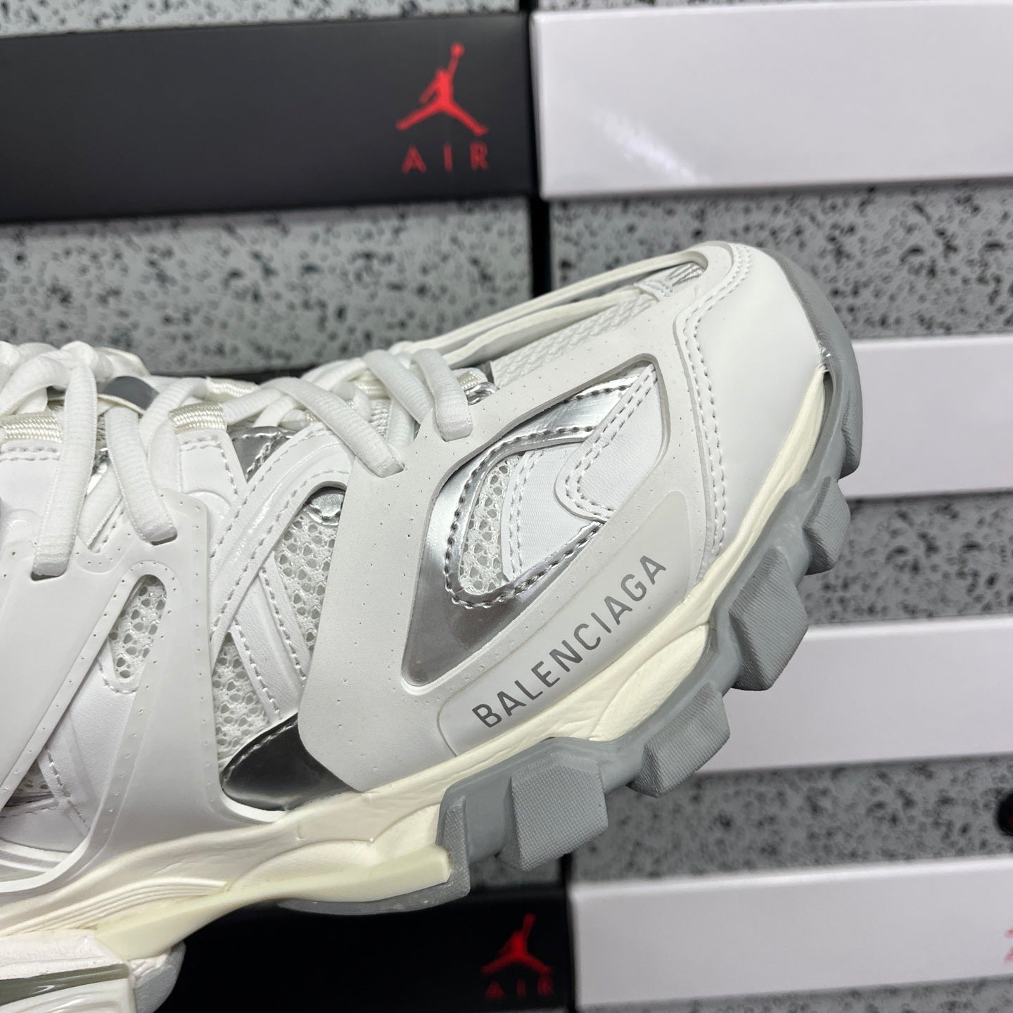 BLG Track White Grey