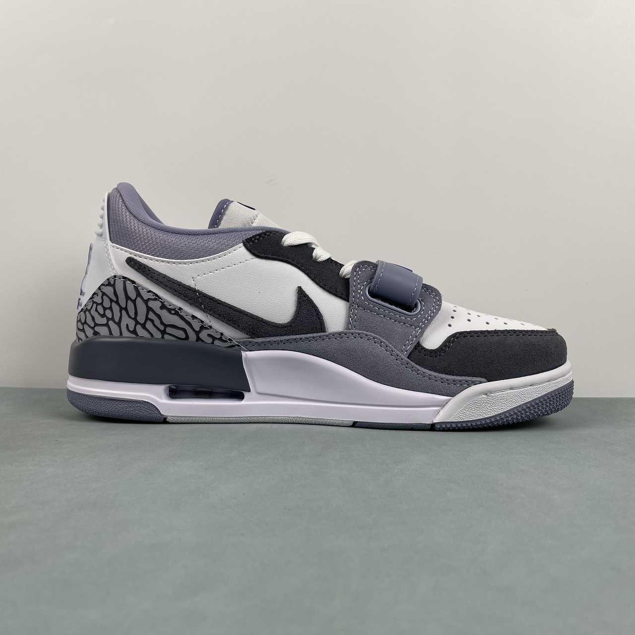 Legacy 312 Light Smoke Grey
