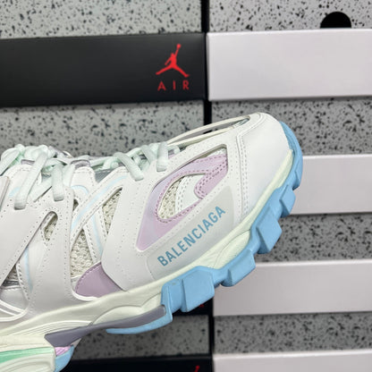 BLG Track Pastel