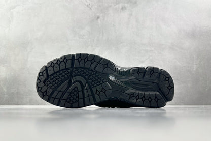 1906 Triple Black