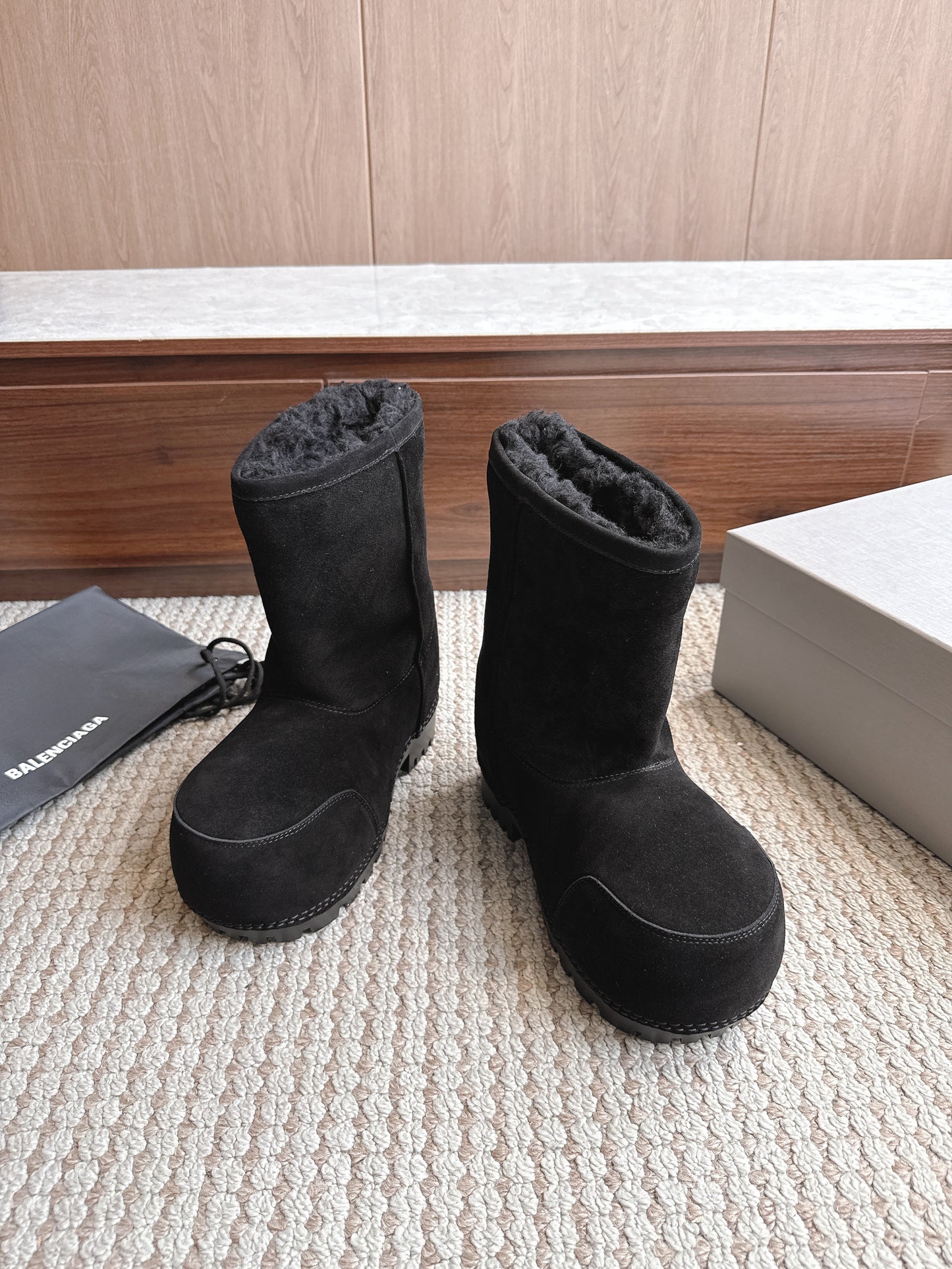 BLG Alaska Suede Boots Black
