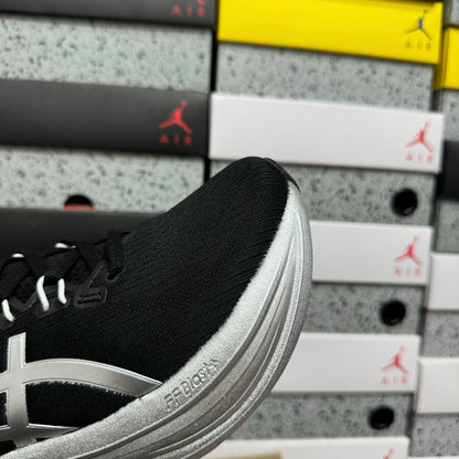 GEL-NIMBUS 28 Black/Silver