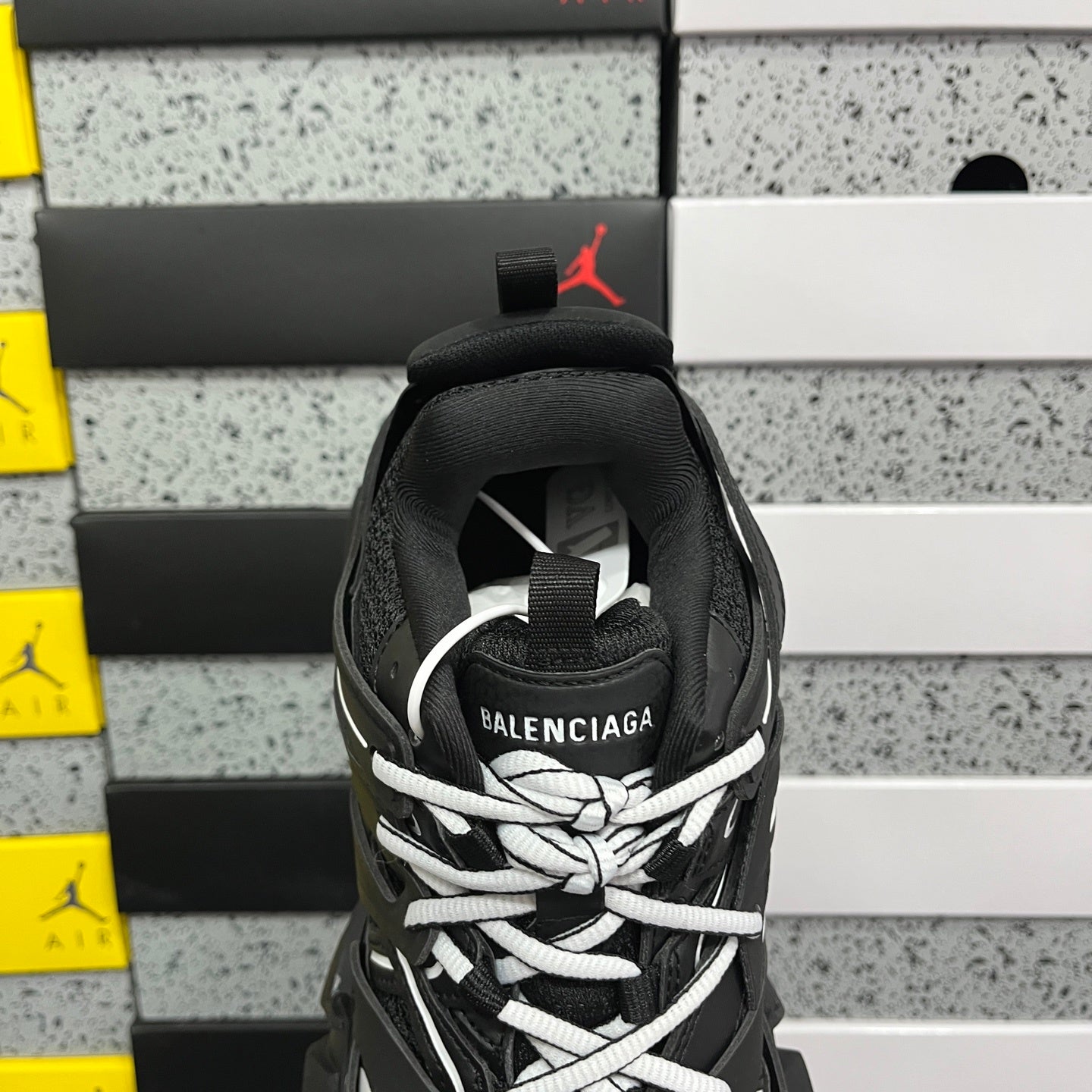 BLG Track White & Black