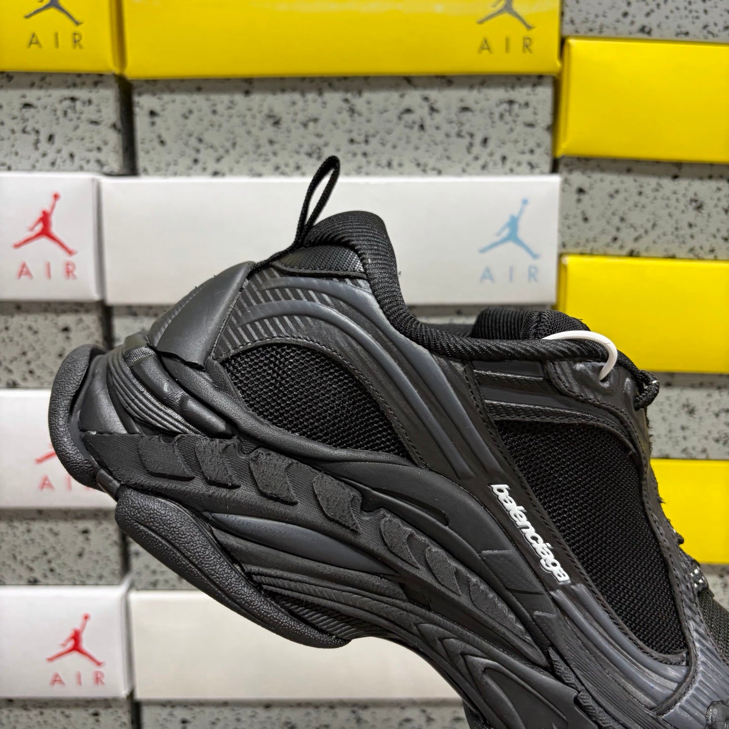 BLG Triple S.2 Black