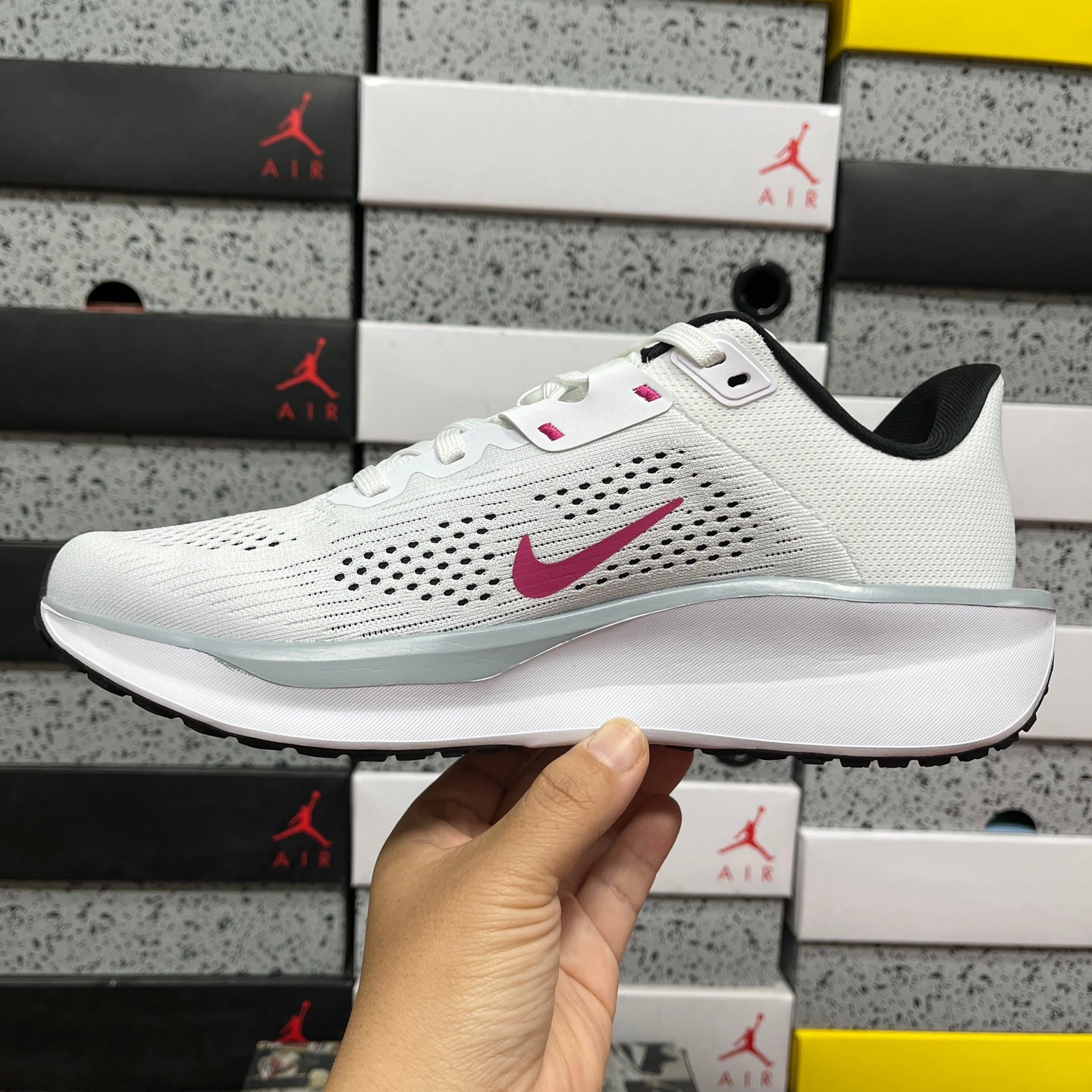 Quest 6 White