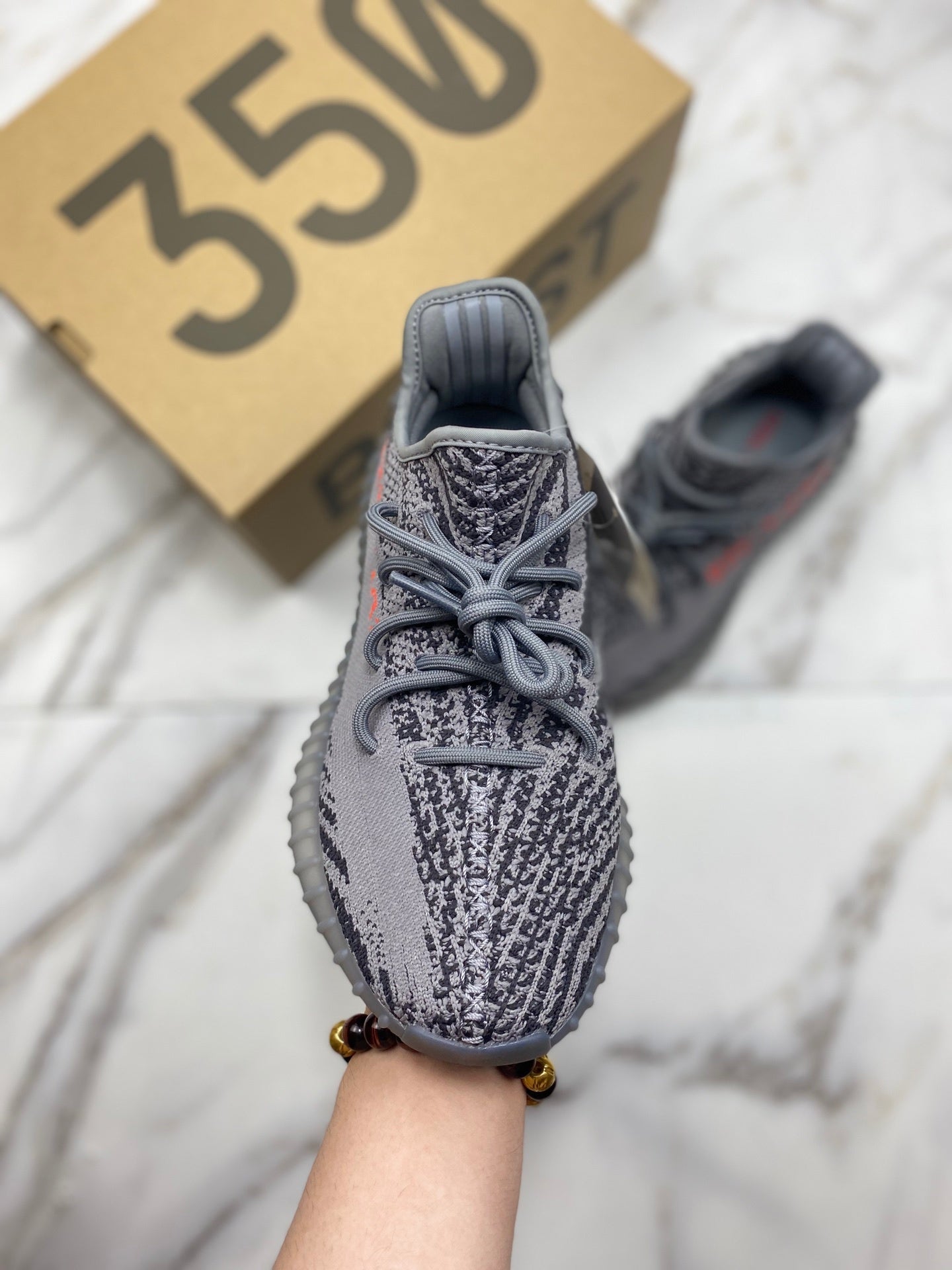 Boost 350 Beluga