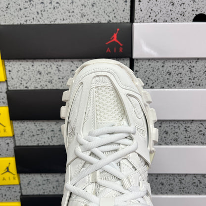 BLG Track Full White