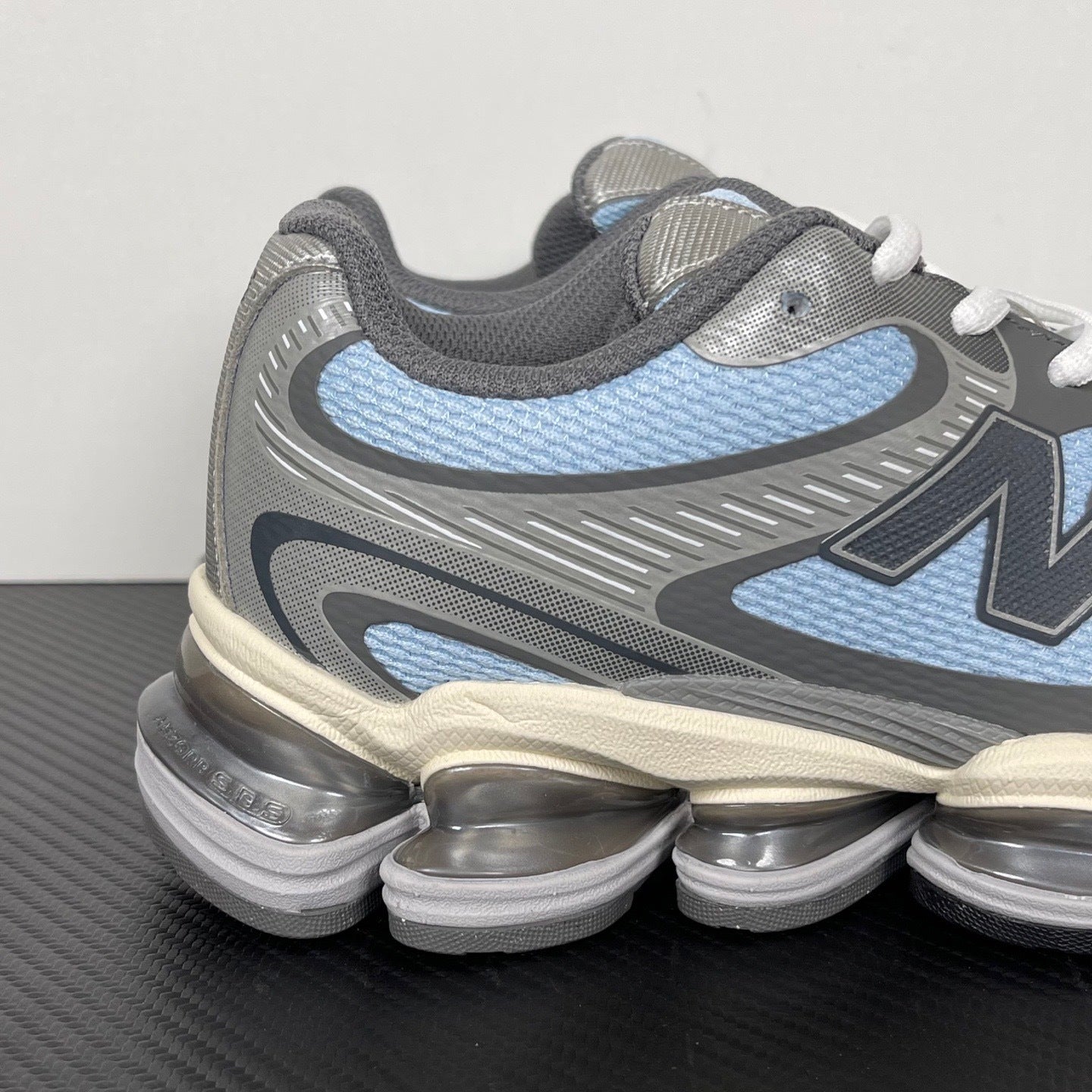 2000 ABZORB Light Chrome Blue/Silver Metallic