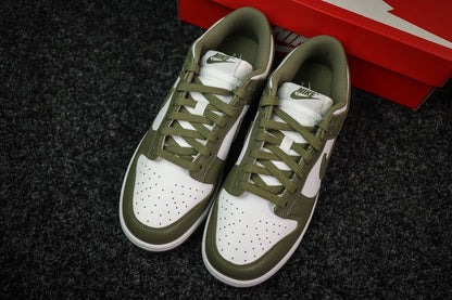 Dunk SP Medium Olive