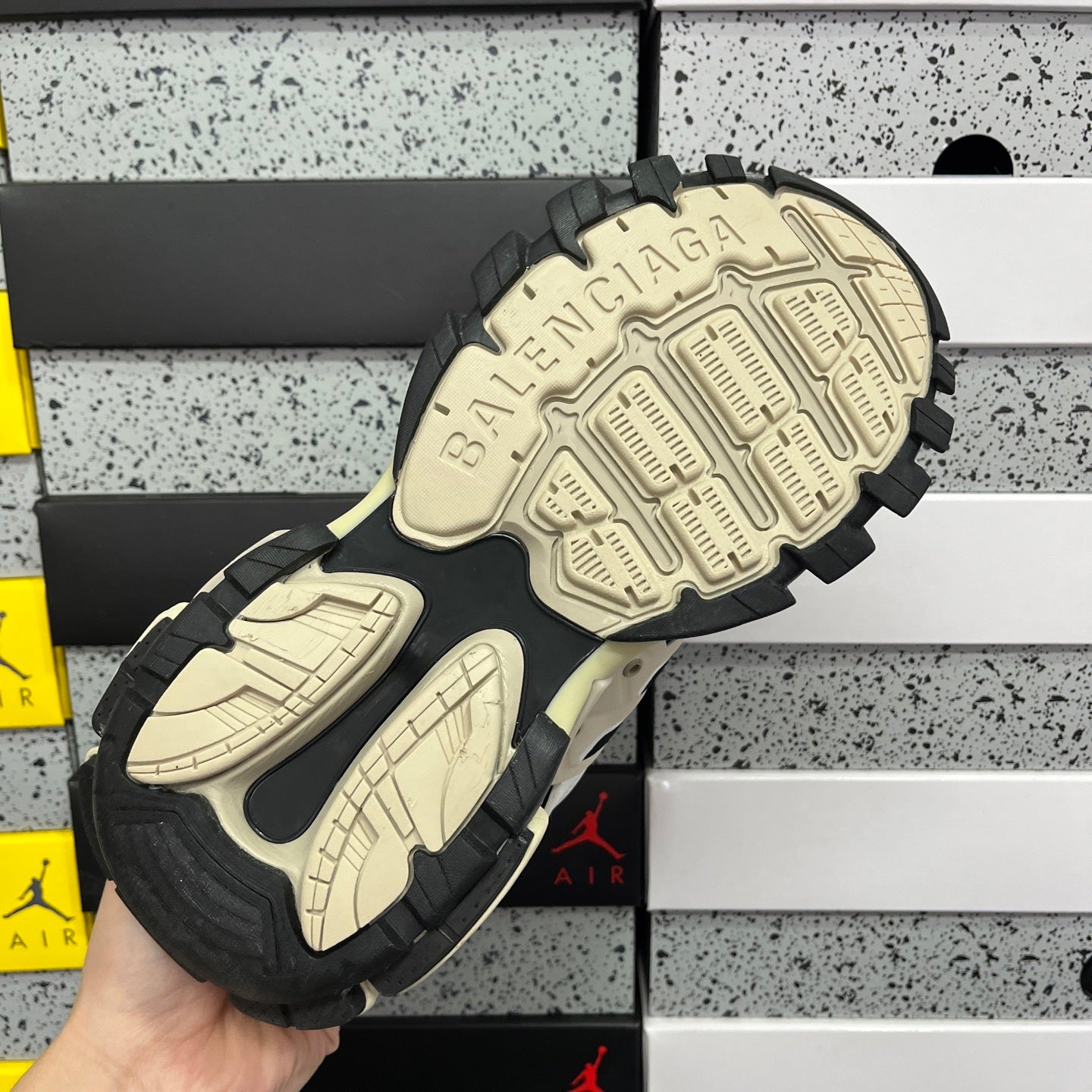 BLG Track Beige Black
