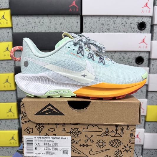 Pegasus Trail 5 Barely Green / Total Orange / Summit White