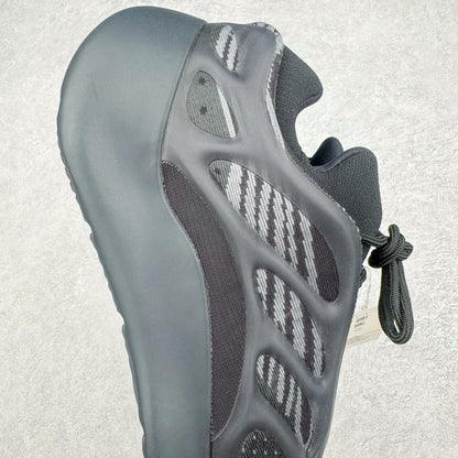 700 V3 Black Soul
