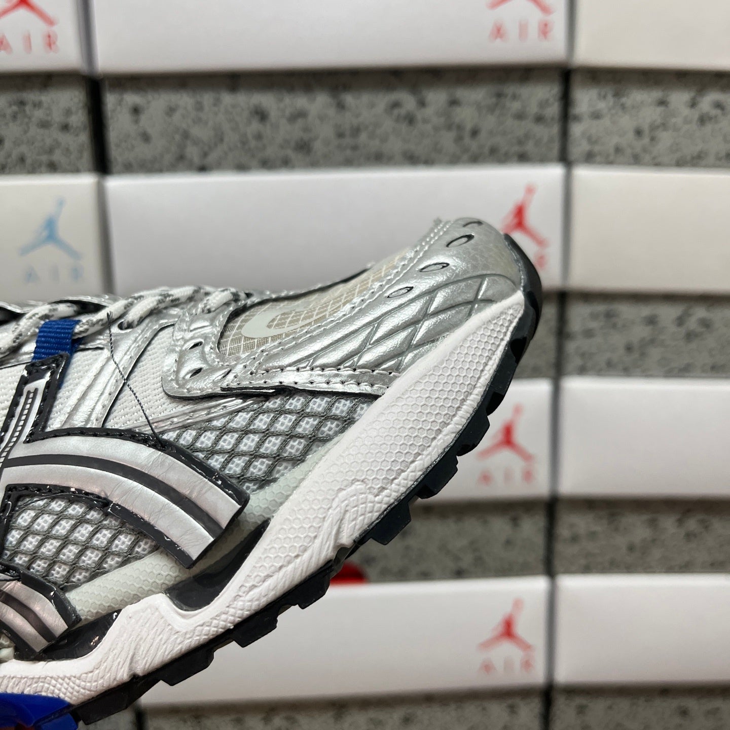 GEL-NIMBUS 10.1 White/Grey