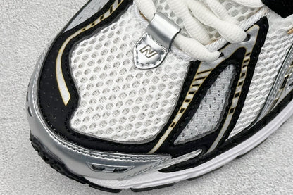 1906 White Gold Black