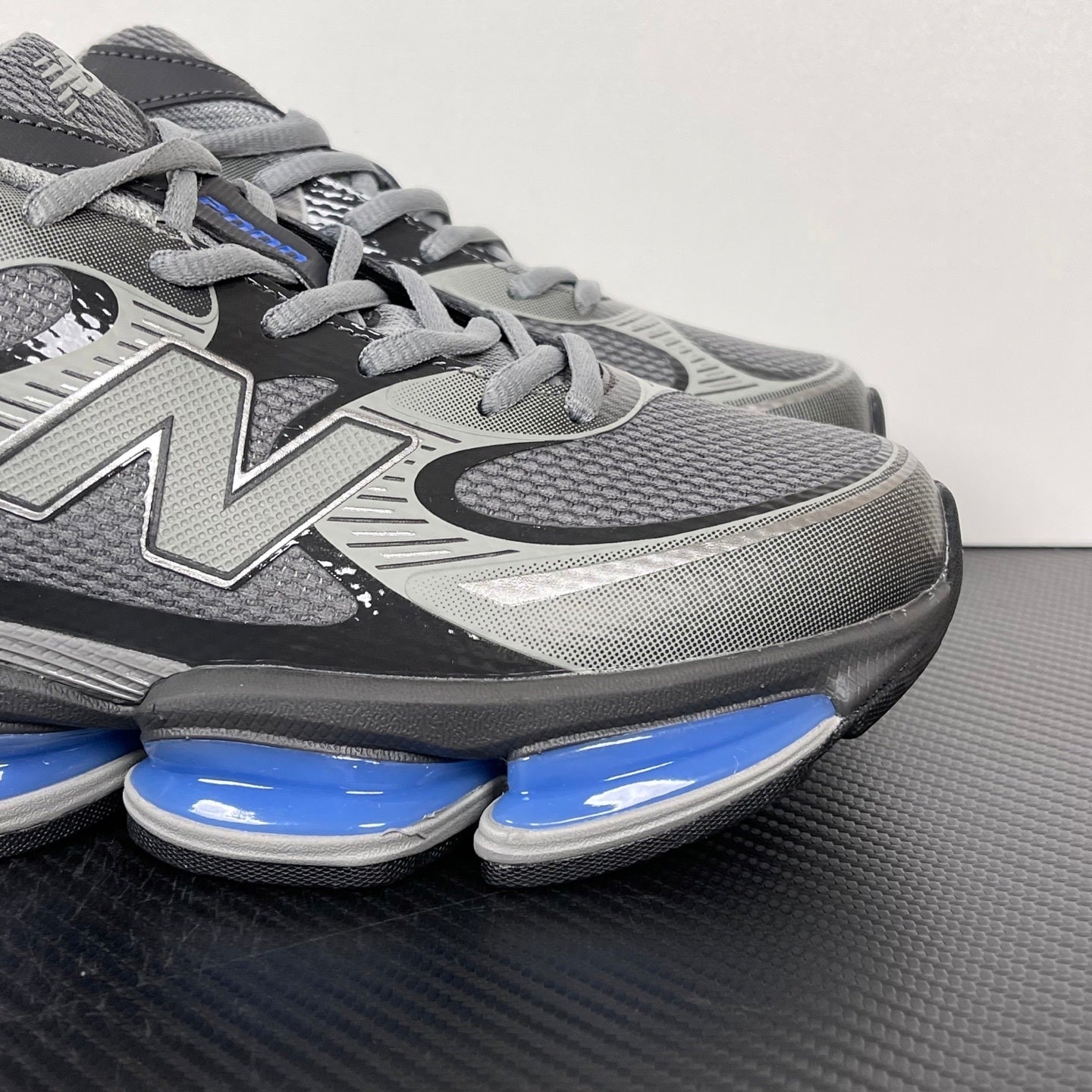 2000 ABZORB Grey