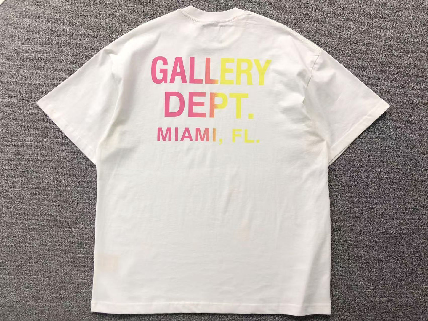 T-shirt GALLERY DEPT