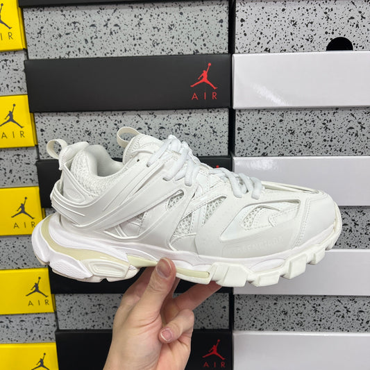 BLG Track Full White