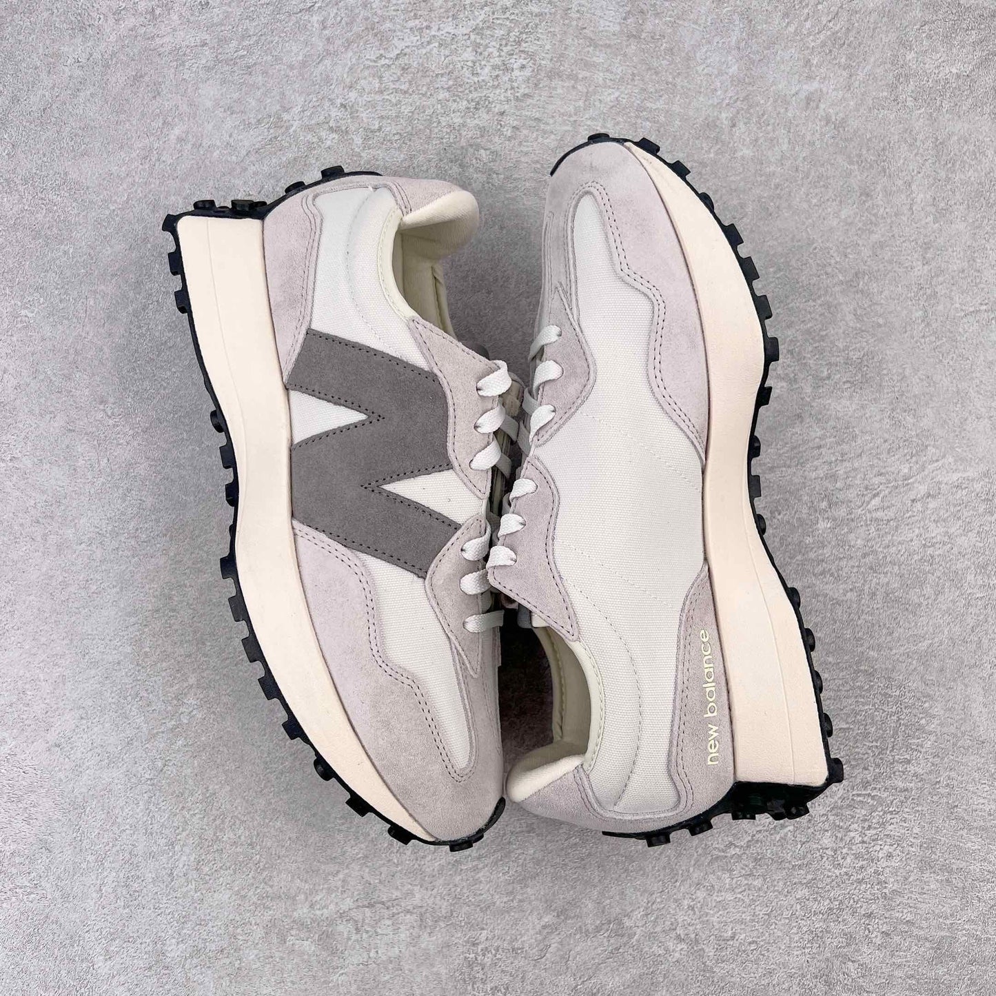 327 Nimbus Cloud/Grey/White