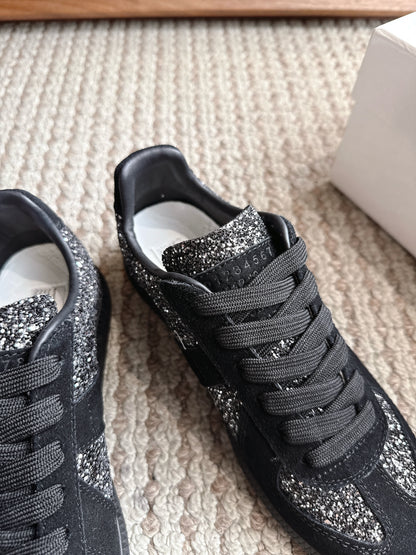 Maison Black SHINE