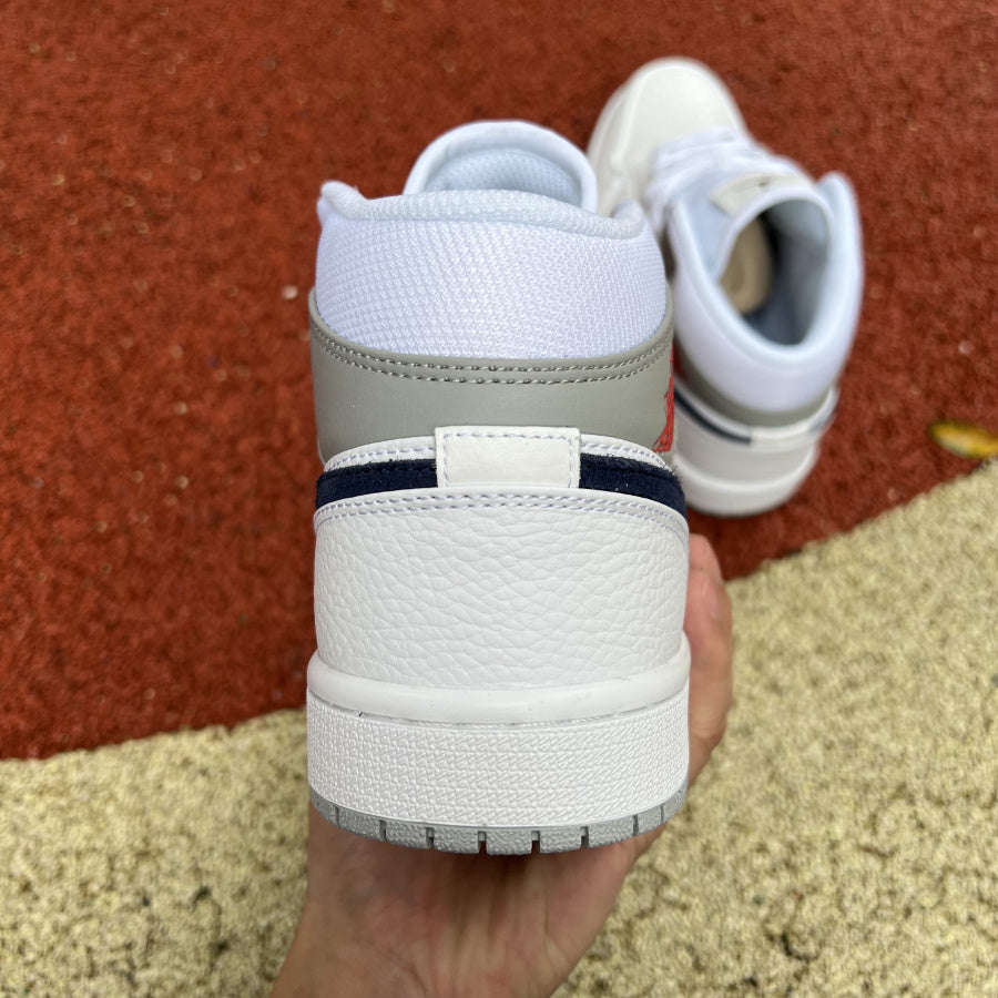 AJ1 MID Paris