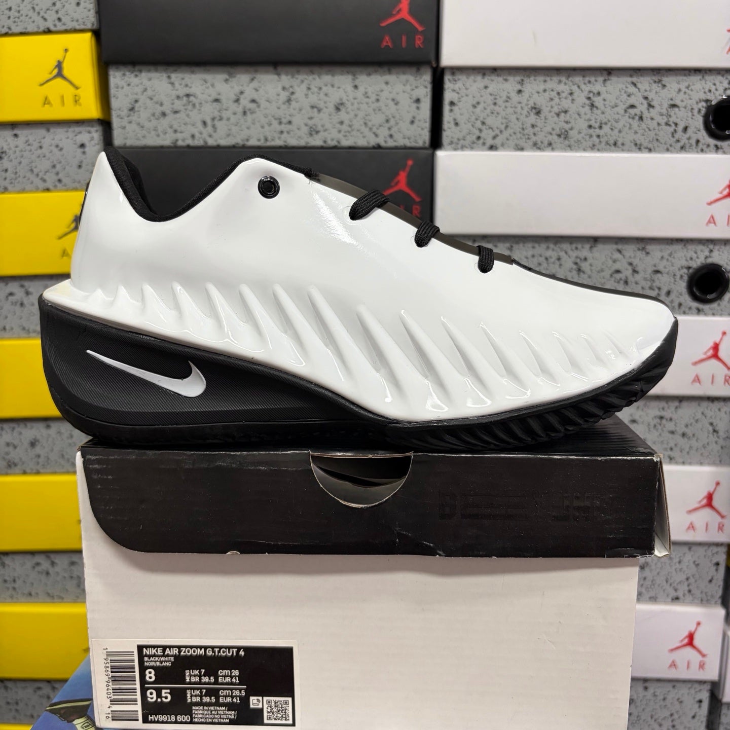 Basquetebol NK G.T Cut 4 Black/White