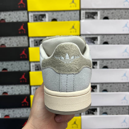 Campus Grey White
