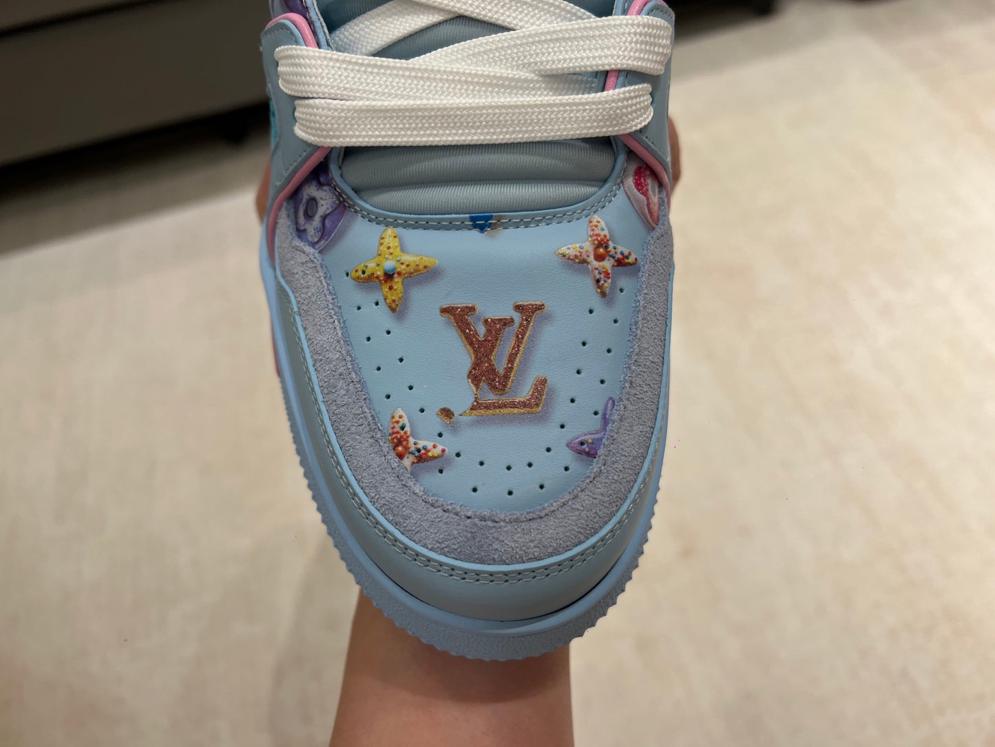 Trainer Blue