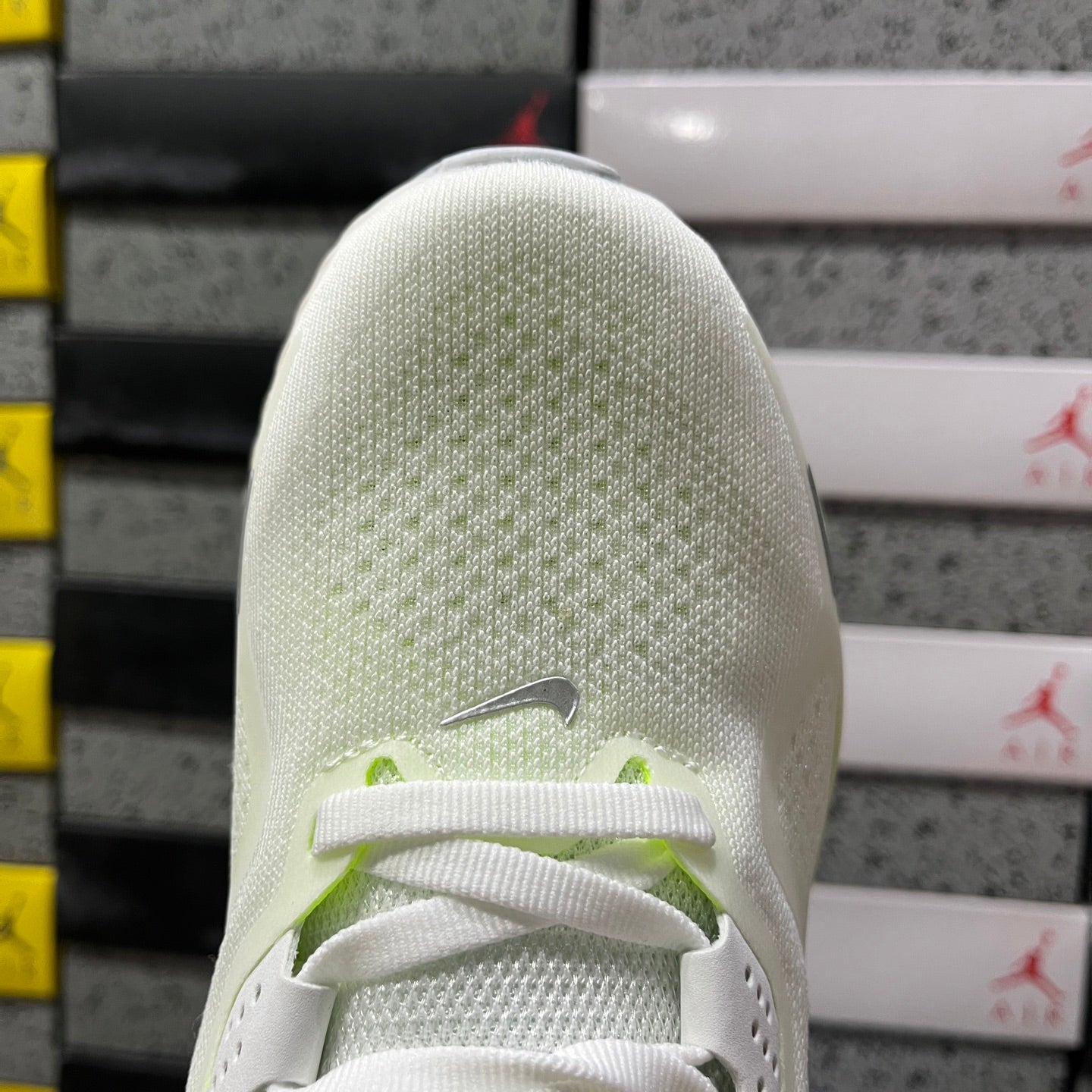 Structure 26 Summit White Barely Volt