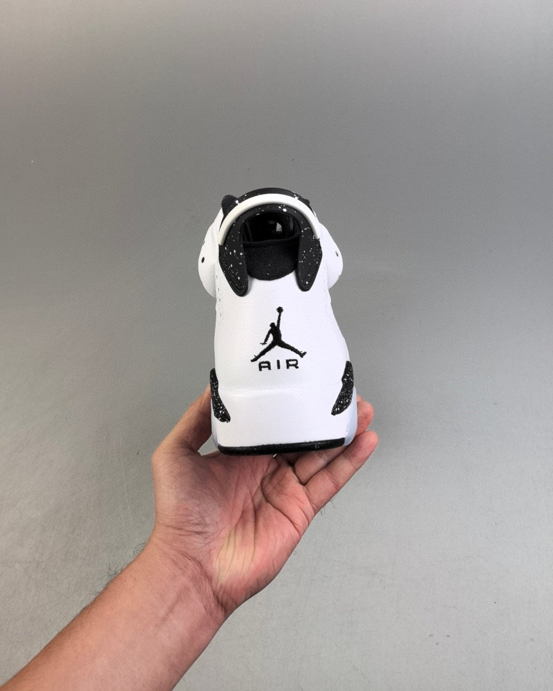AJ6 Retro Reverse Oreo