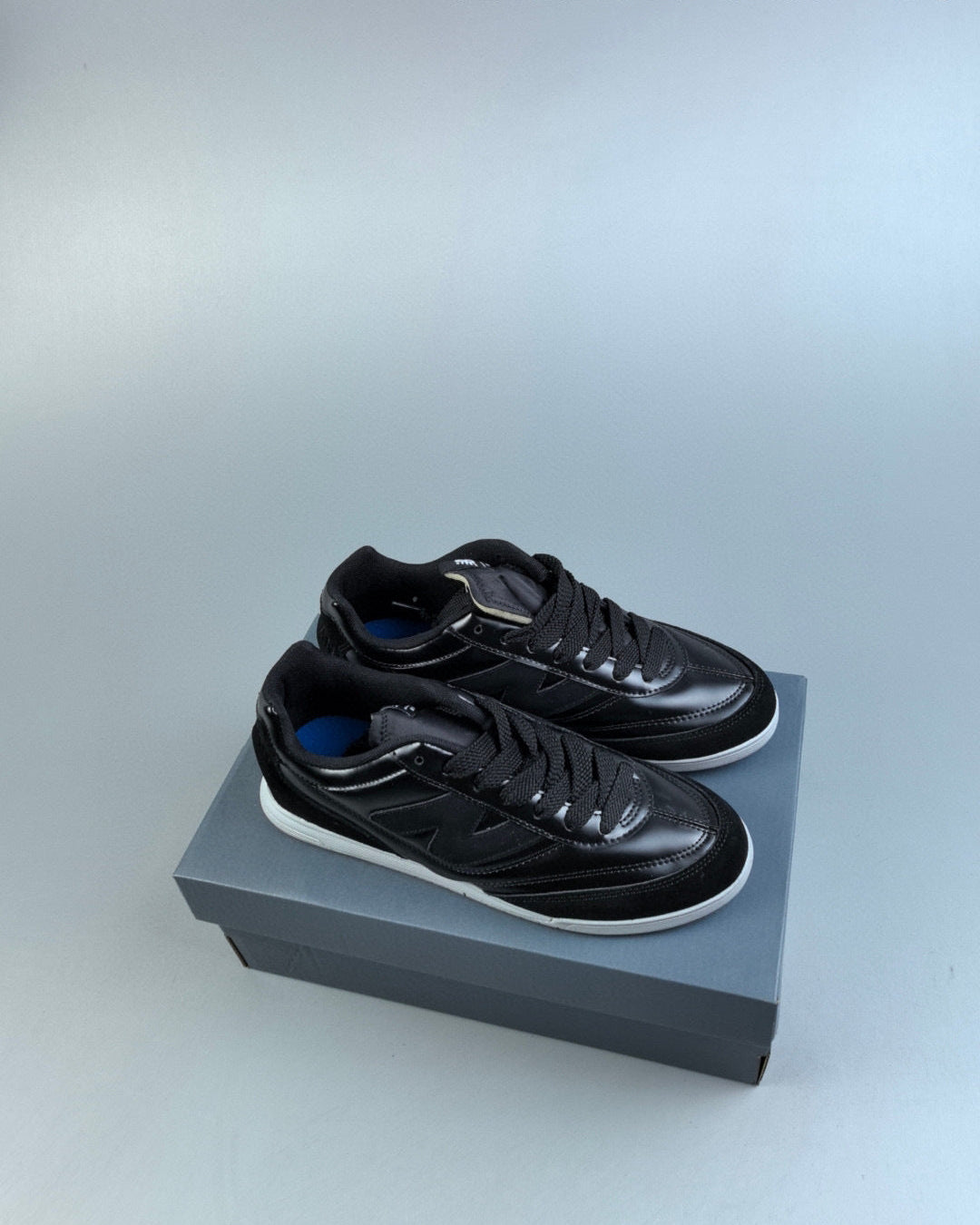 RC42 All Black