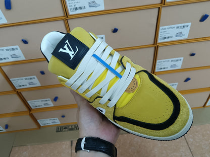 Trainer Yellow