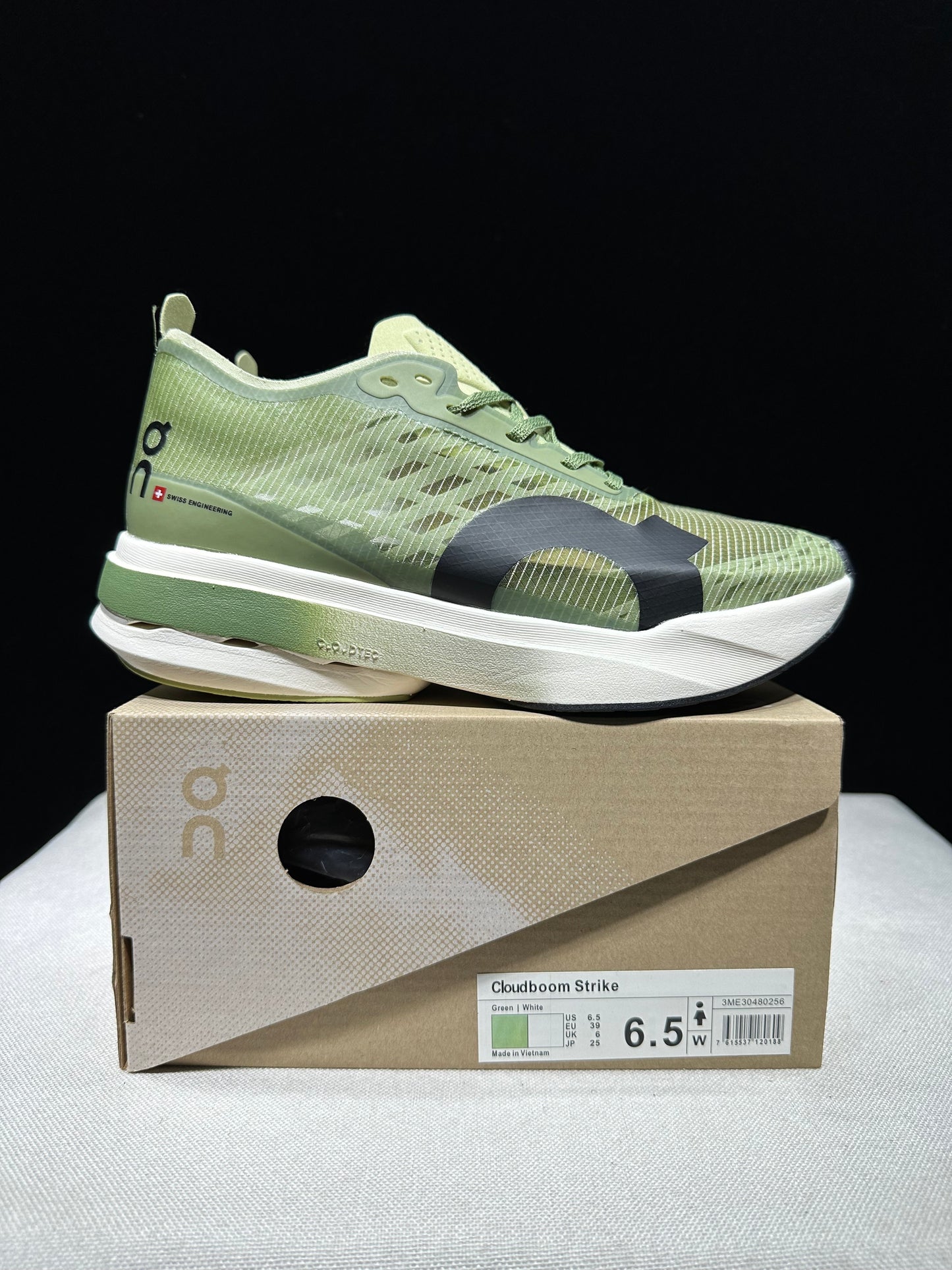 Cloudboom Strike Green White