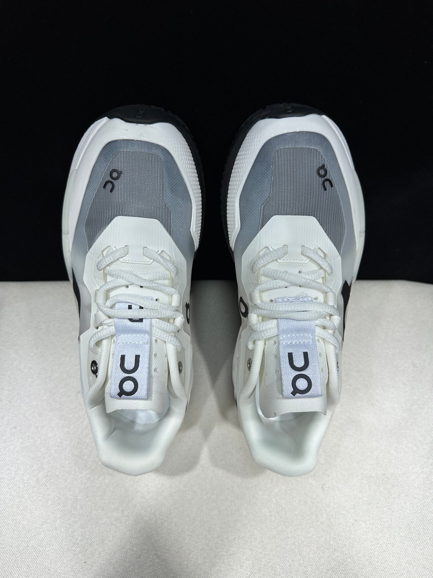 The Roger Pro 2 White Black