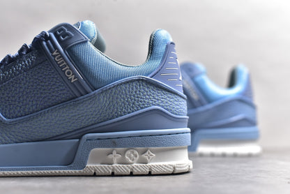 Trainer Light Blue
